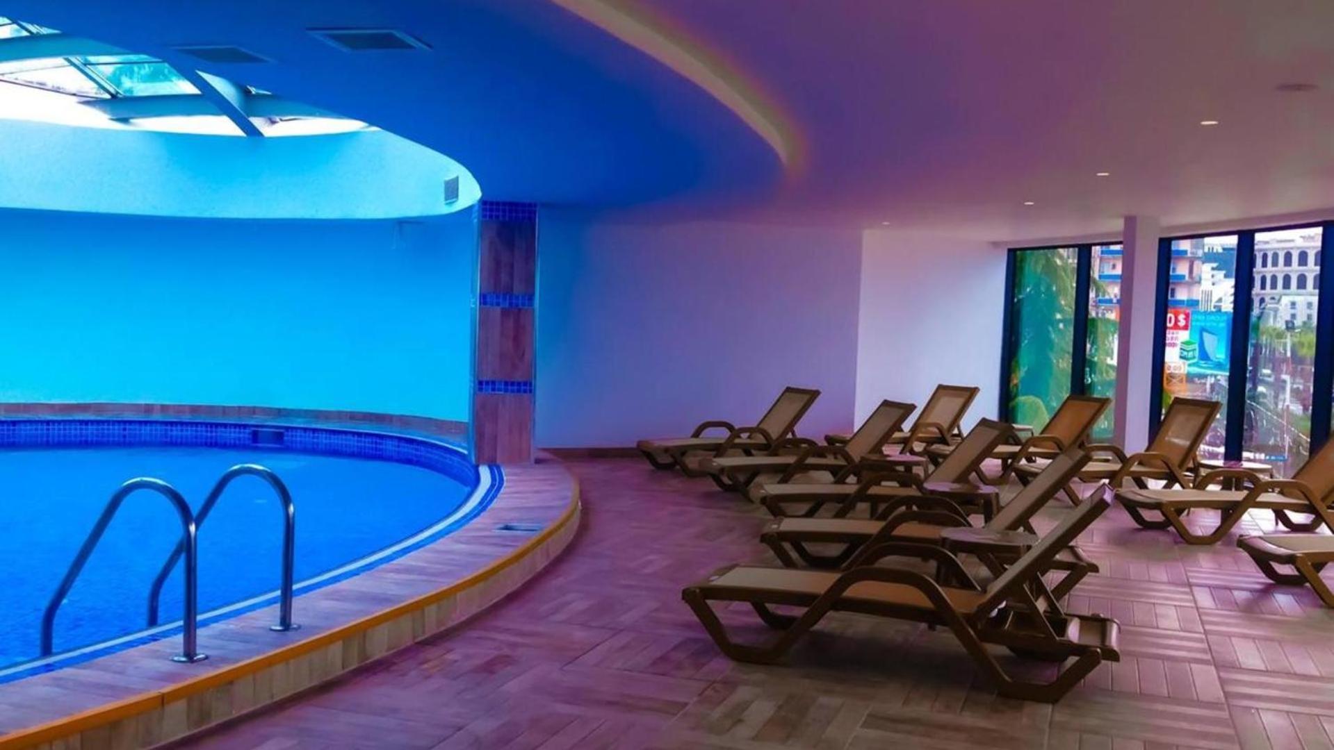 Orbit City Batumi Hotell Exteriör bild
