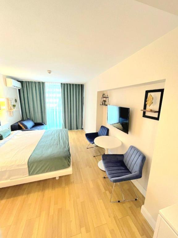 Orbit City Batumi Hotell Exteriör bild