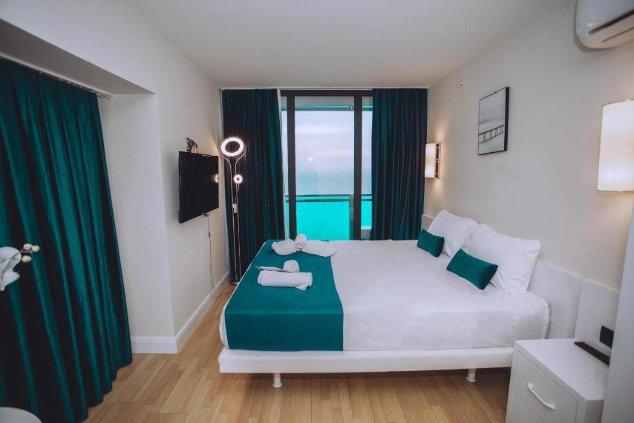 Orbit City Batumi Hotell Exteriör bild